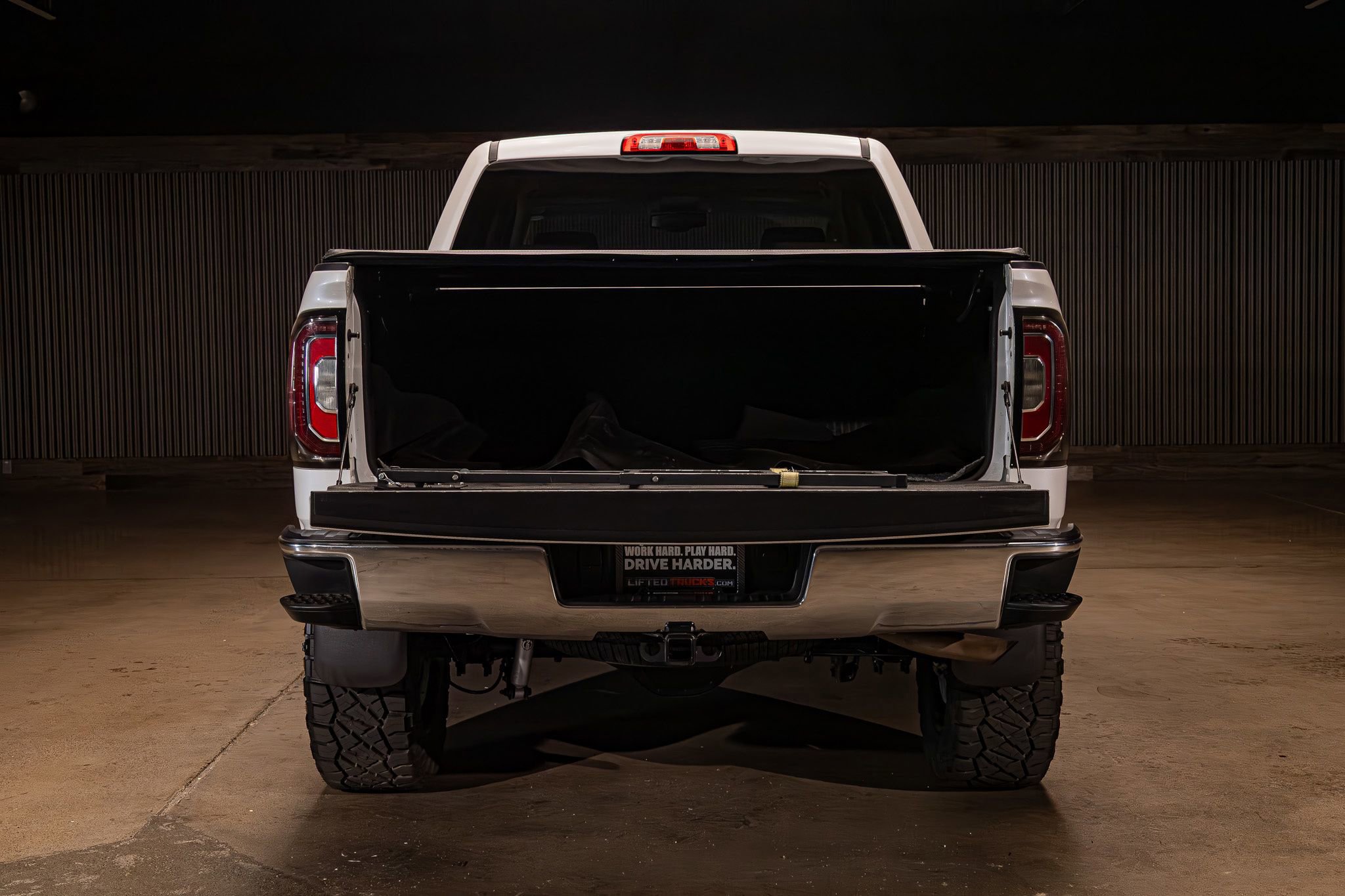 Used 2017 GMC Sierra 1500 SLT w/ Texas SLT Premium Package AWD/4WD image 9