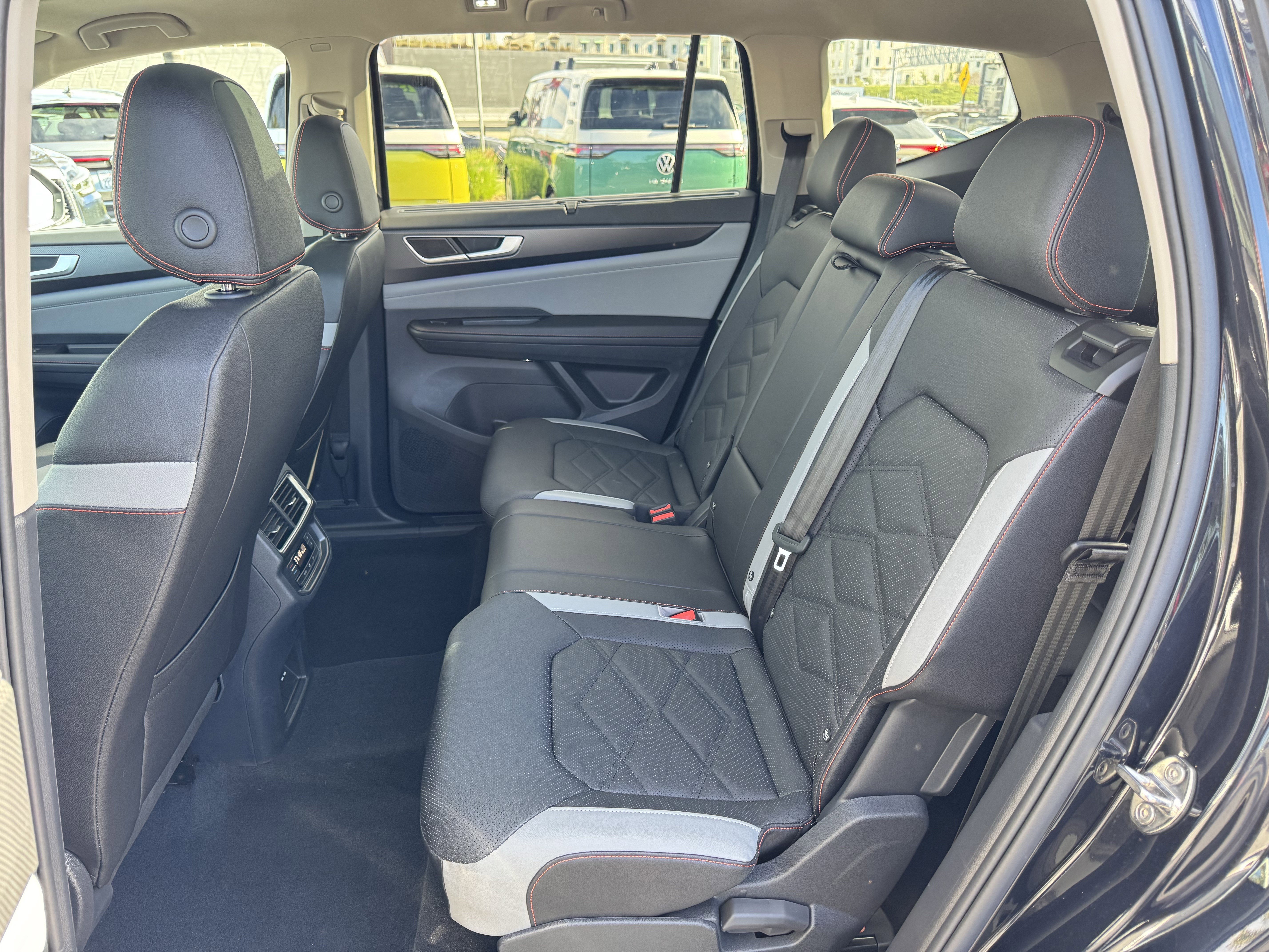 Certified 2025 Volkswagen Atlas Peak Edition SE image 35