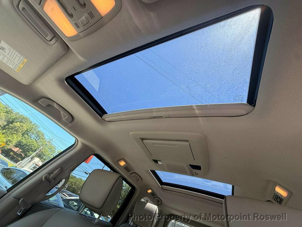 Used 2016 Nissan Quest Platinum w/ Tow Package FWD image 22
