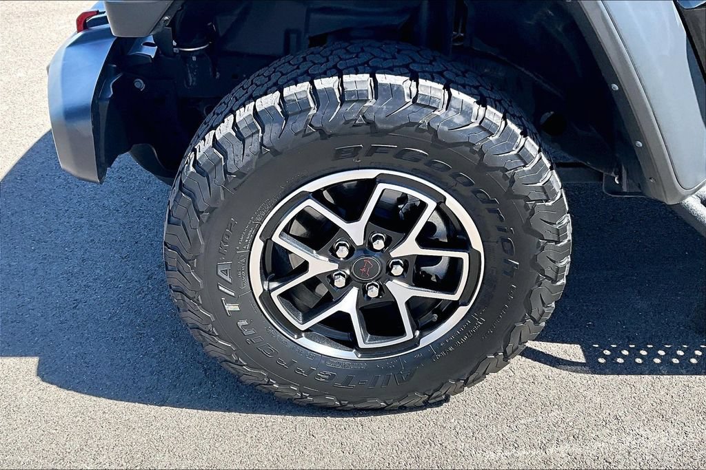 Used 2024 Jeep Wrangler Unlimited Rubicon AWD/4WD image 9