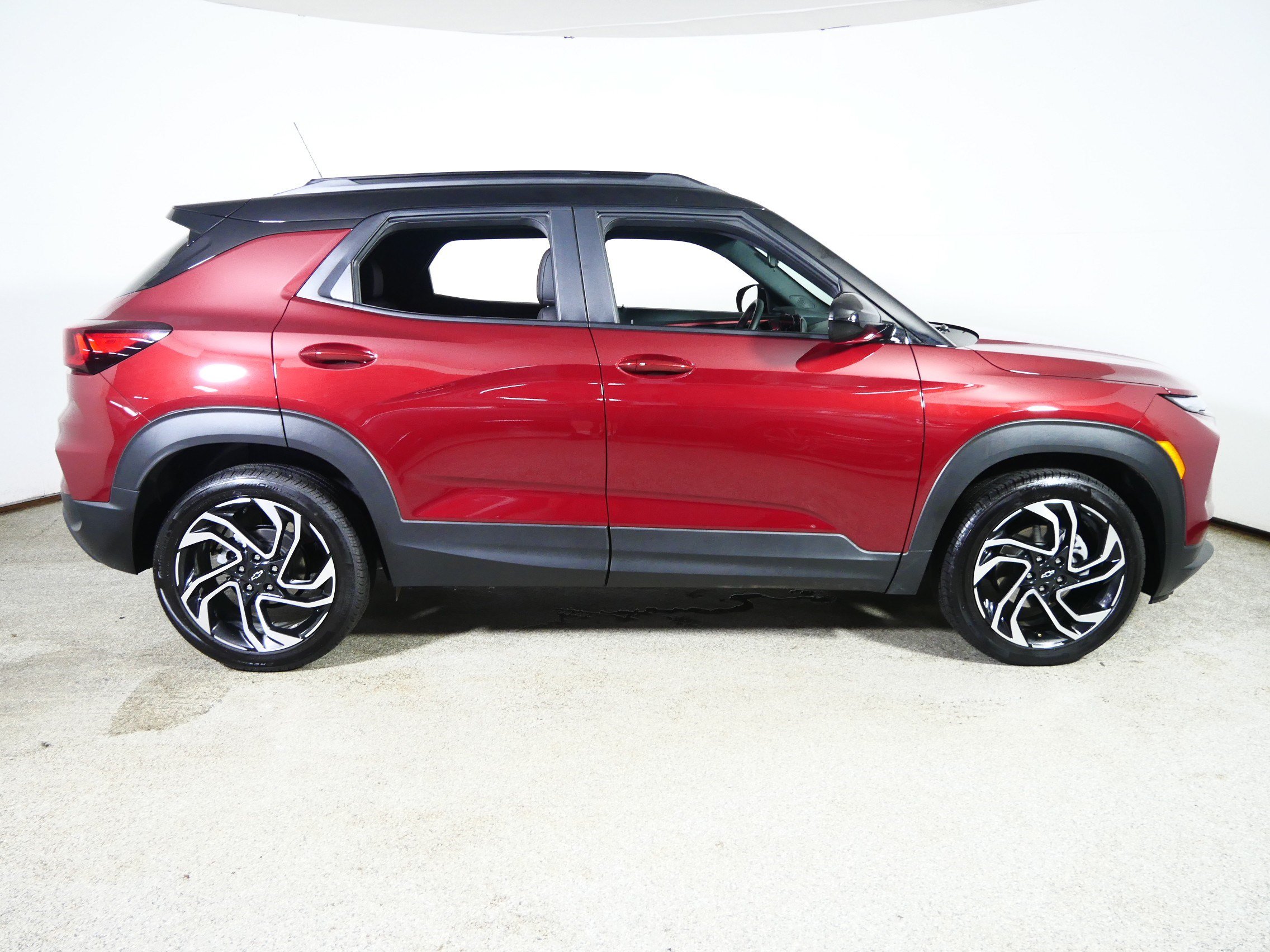 Used 2024 Chevrolet TrailBlazer RS w/ Driver Confidence Package FWD image 8