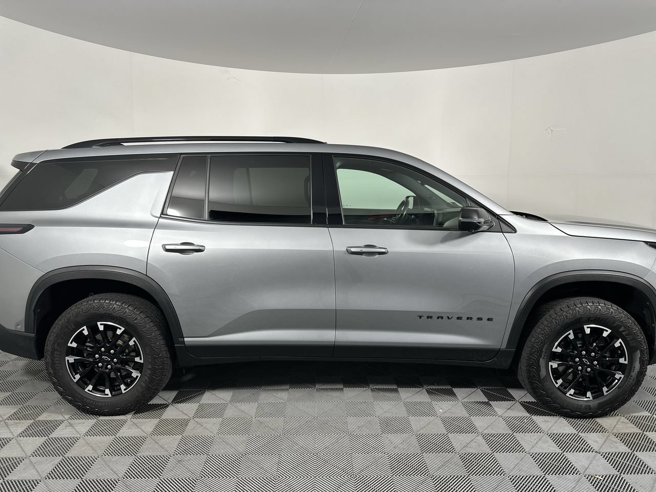 Used 2024 Chevrolet Traverse Z71 w/ Enhanced Driving Package AWD/4WD image 19