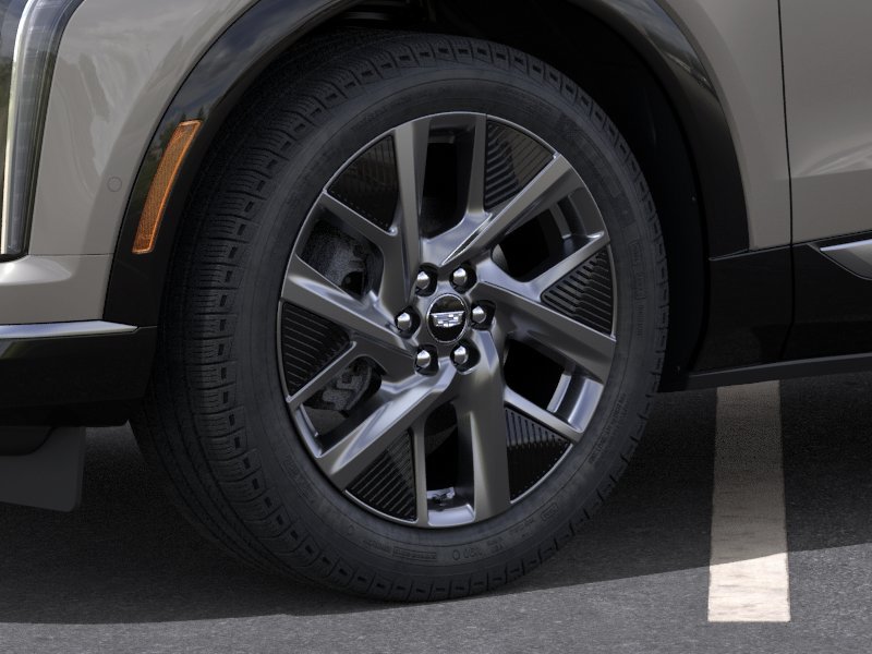 New 2027 Cadillac Optiq Luxury w/ LPO, Floor Liner Package AWD/4WD image 9