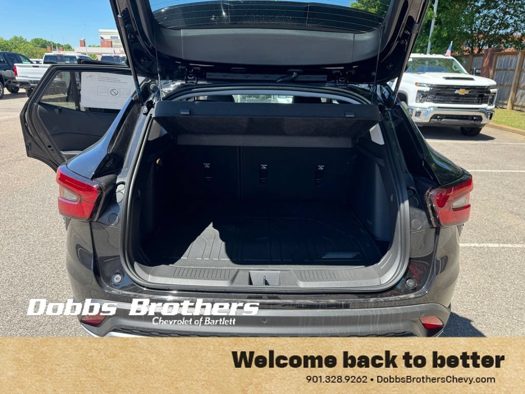 New 2026 Chevrolet Trax LT w/ Sunroof Package FWD image 32