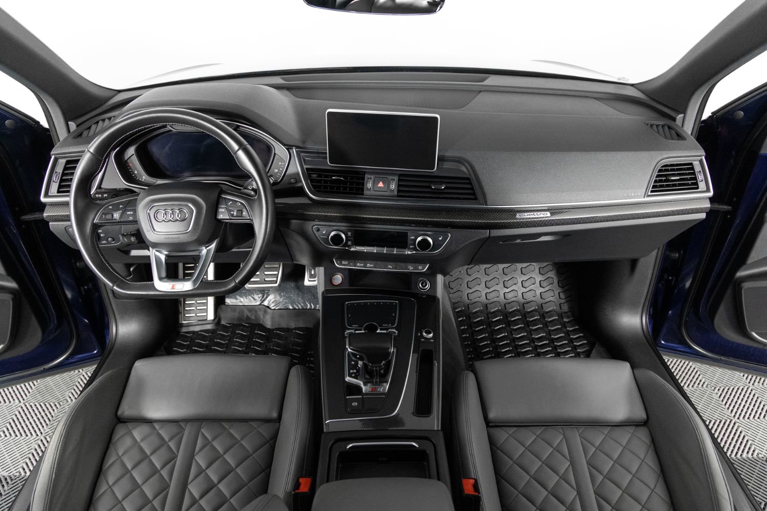 Used 2018 Audi SQ5 Premium Plus w/ Navigation Package image 32