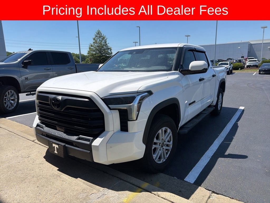 Used 2022 Toyota Tundra SR5 w/ SR5 Convenience Package AWD/4WD image 1
