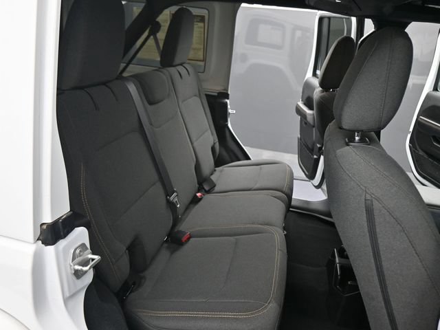 Used 2024 Jeep Wrangler Unlimited Sahara AWD/4WD image 24