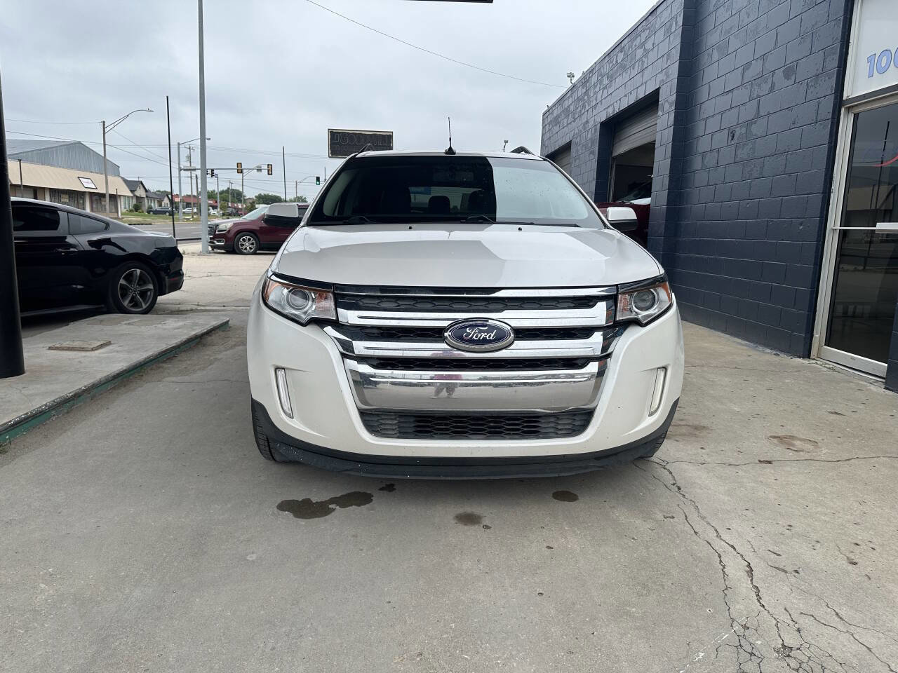 Used 2011 Ford Edge SEL w/ 202A Rapid Spec Order Code FWD image 3