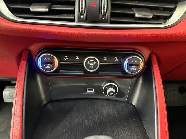 Used 2021 Alfa Romeo Stelvio Sprint image 23