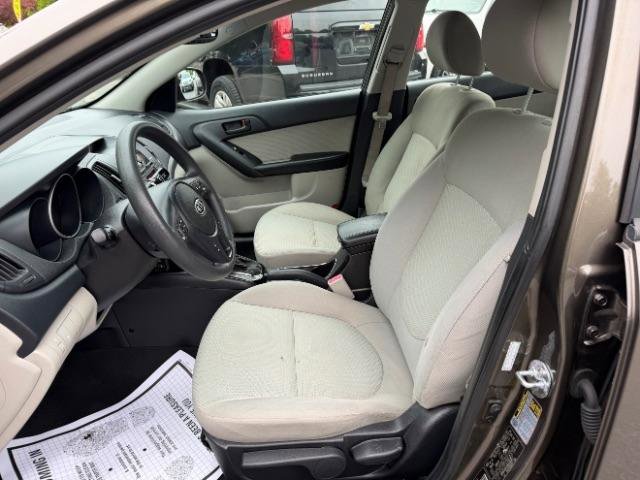 Used 2011 Kia Forte EX FWD image 16