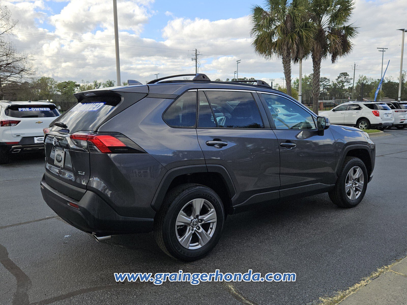 Used 2023 Toyota RAV4 XLE w/ Convenience Package image 5