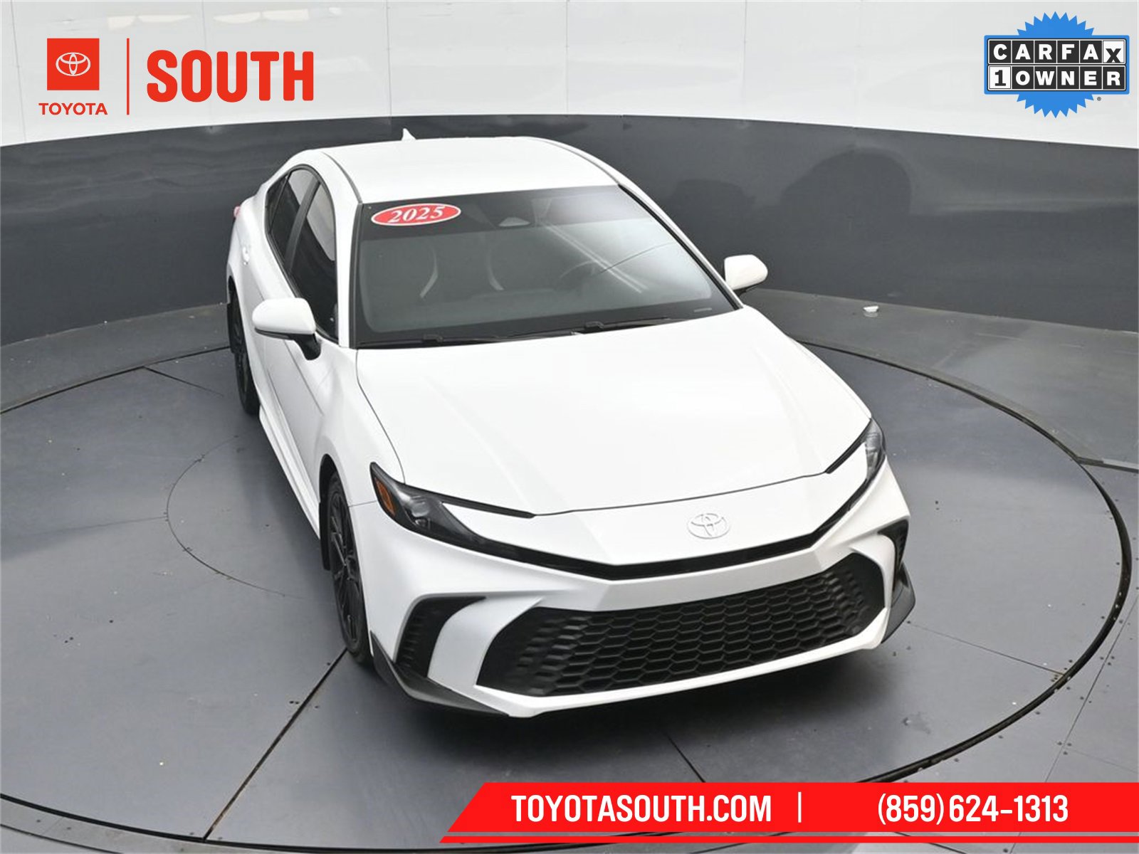 Used 2025 Toyota Camry SE w/ Convenience Package image 43