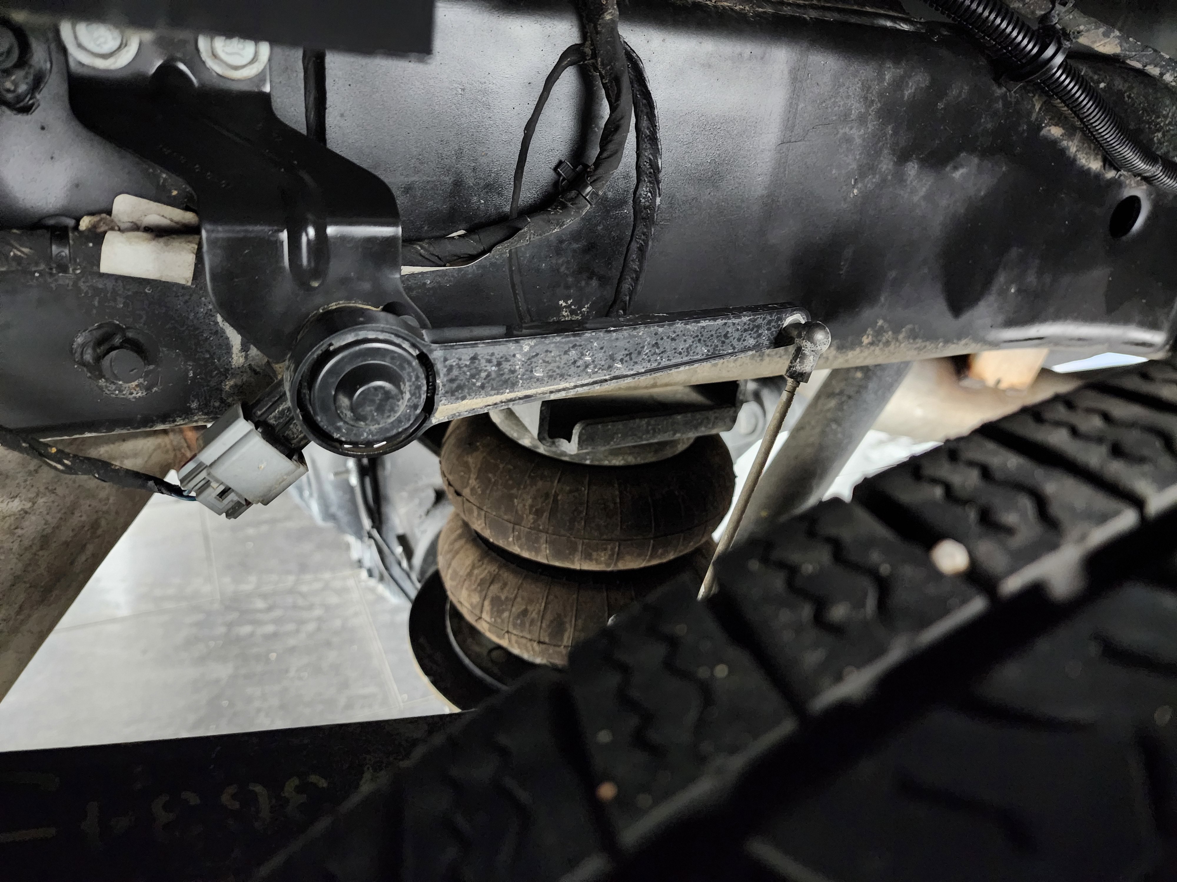 Used 2023 RAM 3500 Laramie image 29