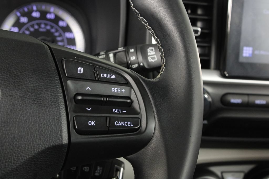 Certified 2022 Hyundai Venue SEL FWD image 27