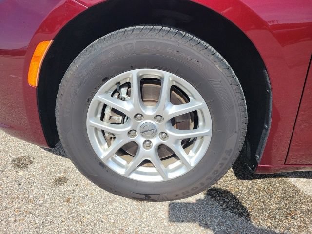 Used 2023 Chrysler Pacifica Touring-L FWD image 26