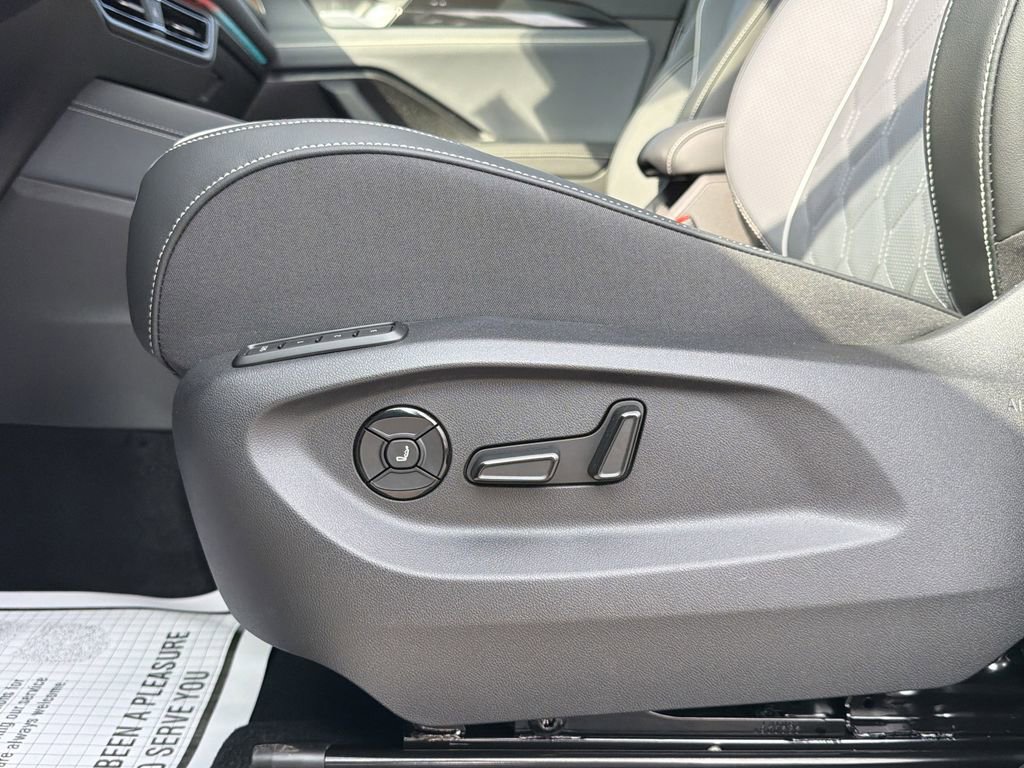 New 2026 Volkswagen Tiguan SEL R-Line image 24
