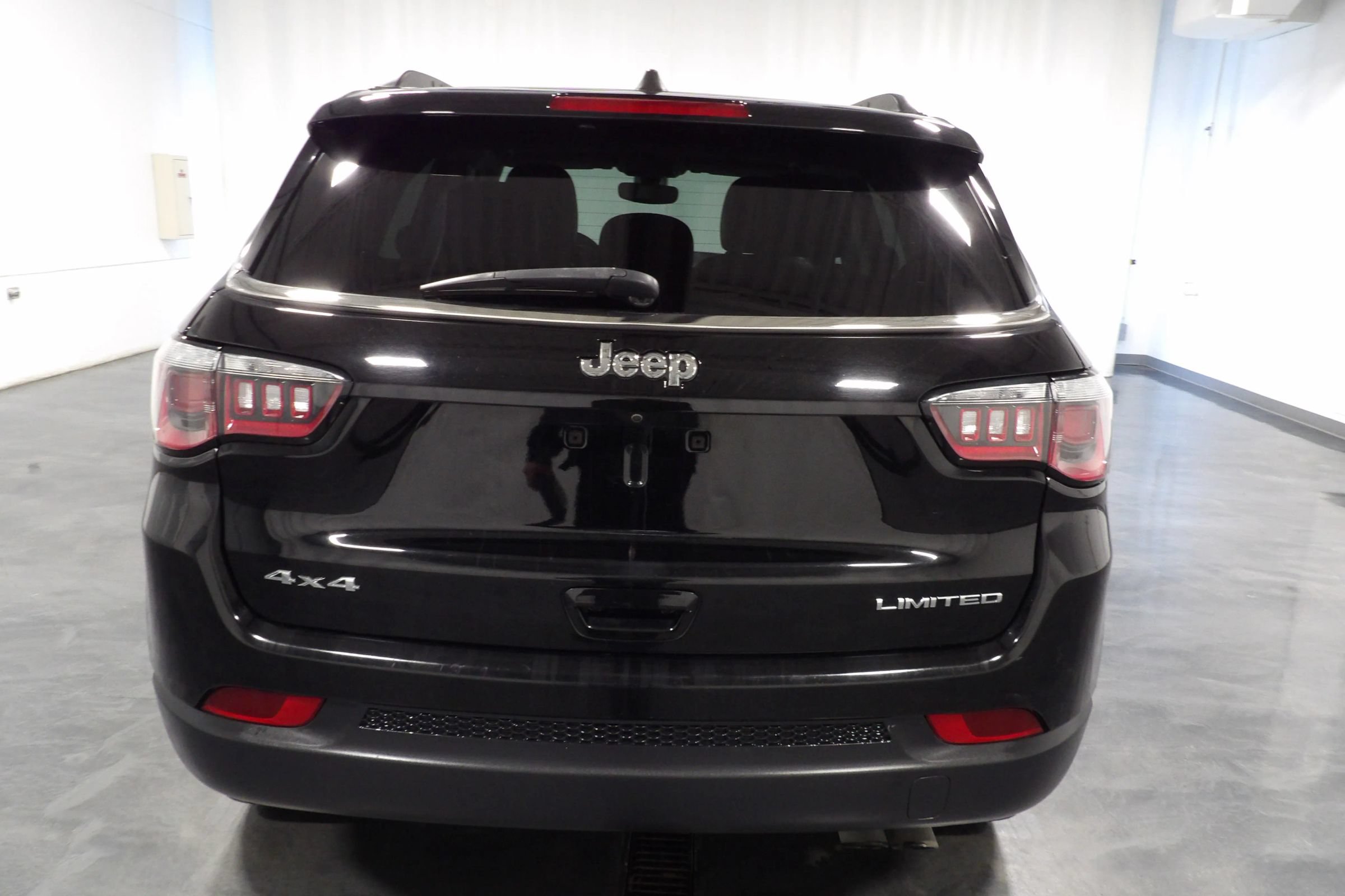 Used 2019 Jeep Compass Limited AWD/4WD image 6