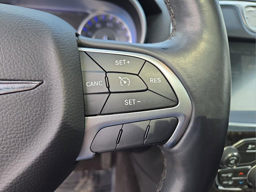 Used 2016 Chrysler 300 C image 23