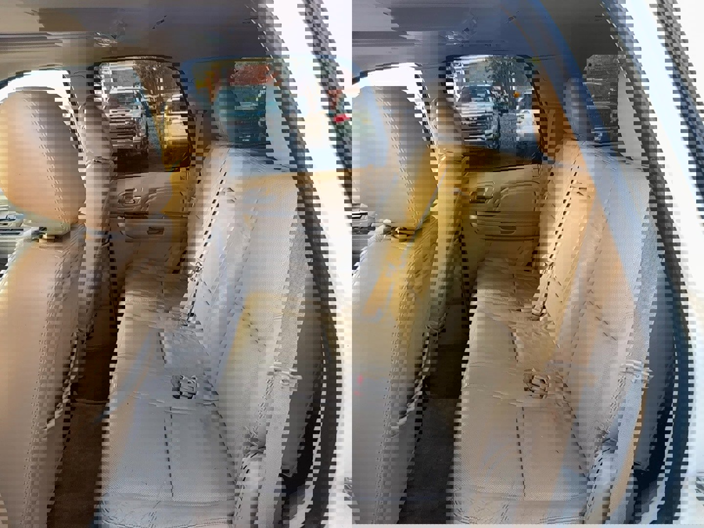 Used 2014 Cadillac Escalade Luxury image 10