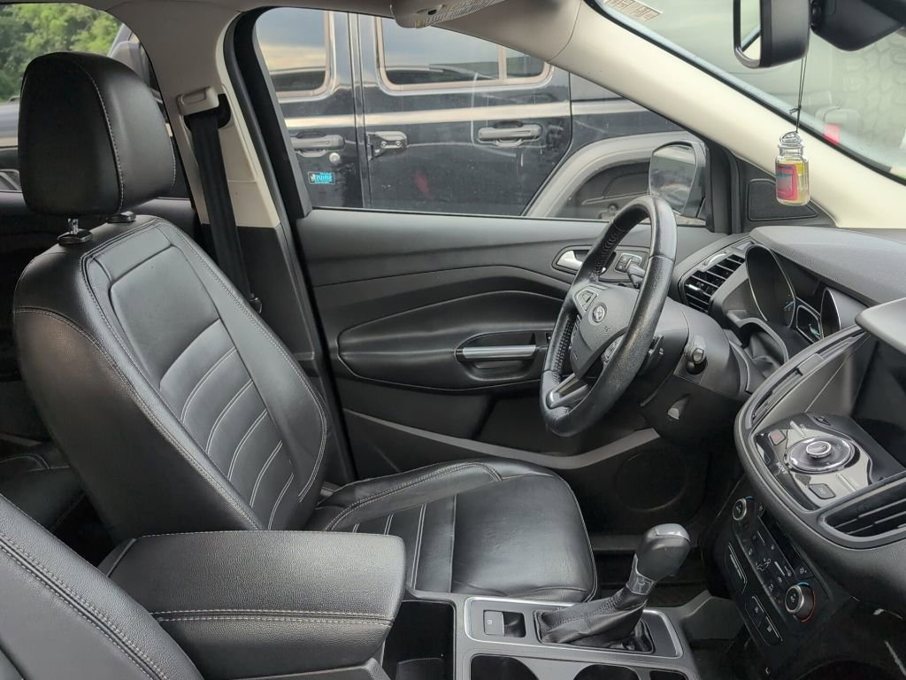 Used 2017 Ford Escape Titanium AWD/4WD image 2