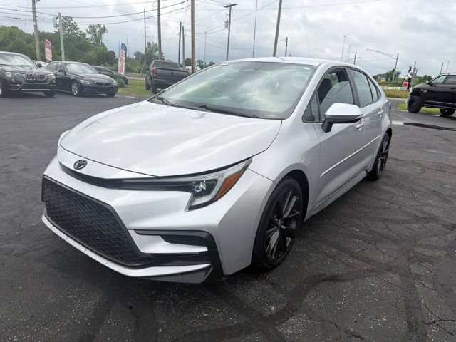 Used 2023 Toyota Corolla SE w/ Carpet Mat Package (TMS) FWD image 3