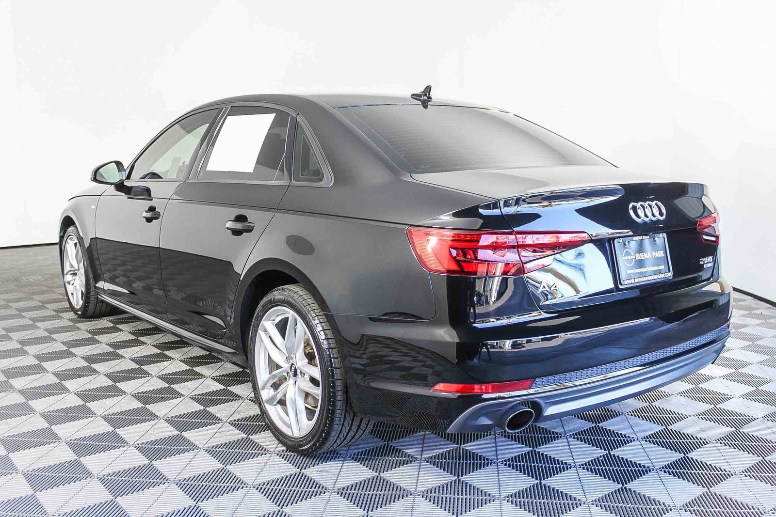 Used 2017 Audi A4 2.0T Ultra Premium w/ Convenience Package image 6