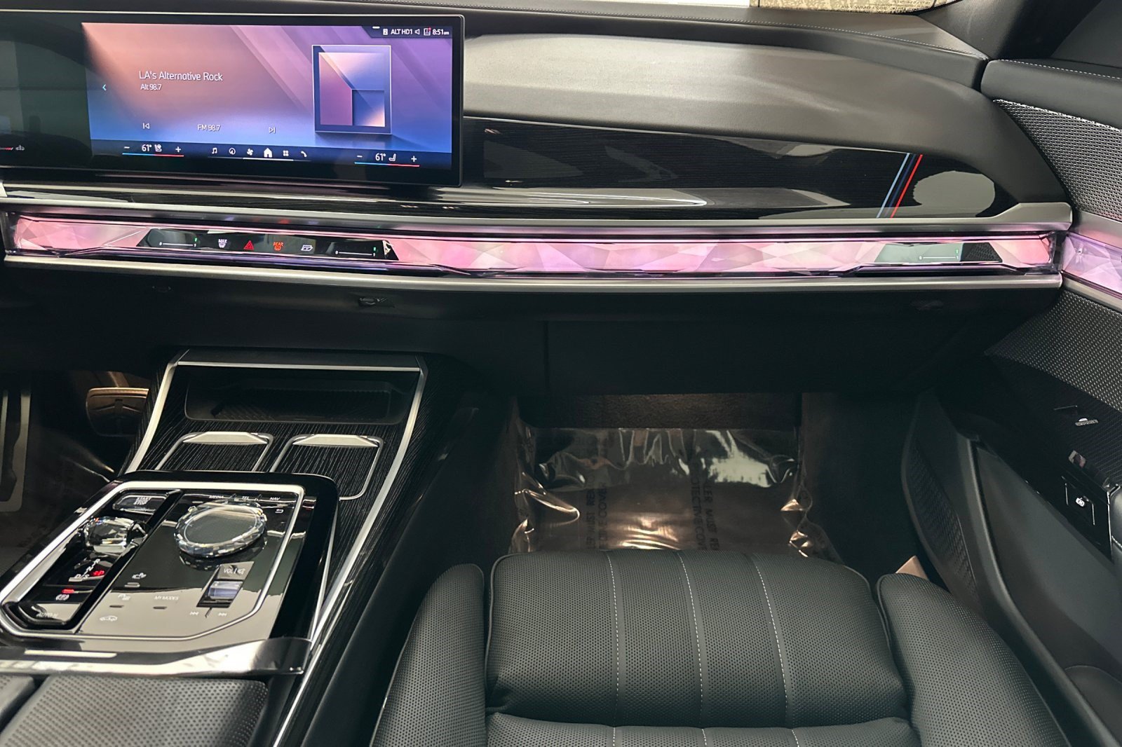Certified 2023 BMW 740i RWD image 32