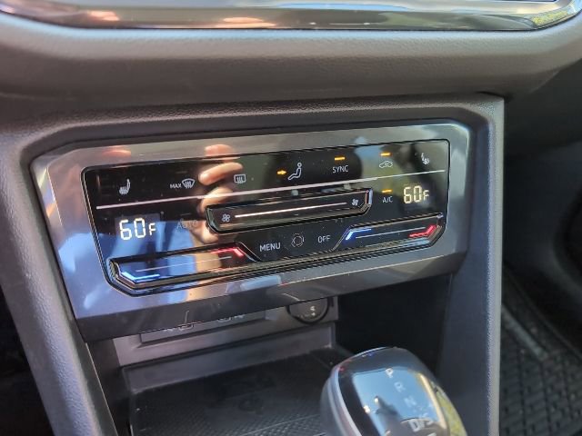 Used 2022 Volkswagen Tiguan SE w/ Panoramic Sunroof Package image 21