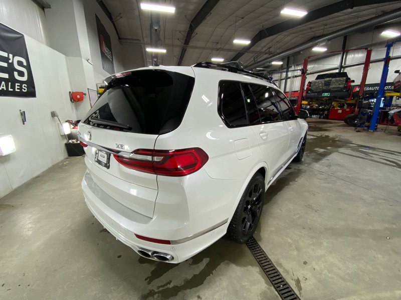 Used 2022 BMW ALPINA XB7 image 3