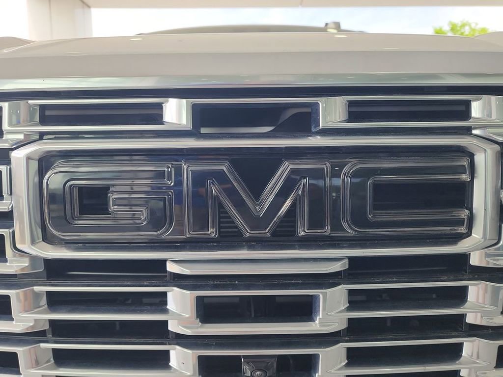 Used 2025 GMC Yukon Denali w/ Denali Reserve Package AWD/4WD image 31