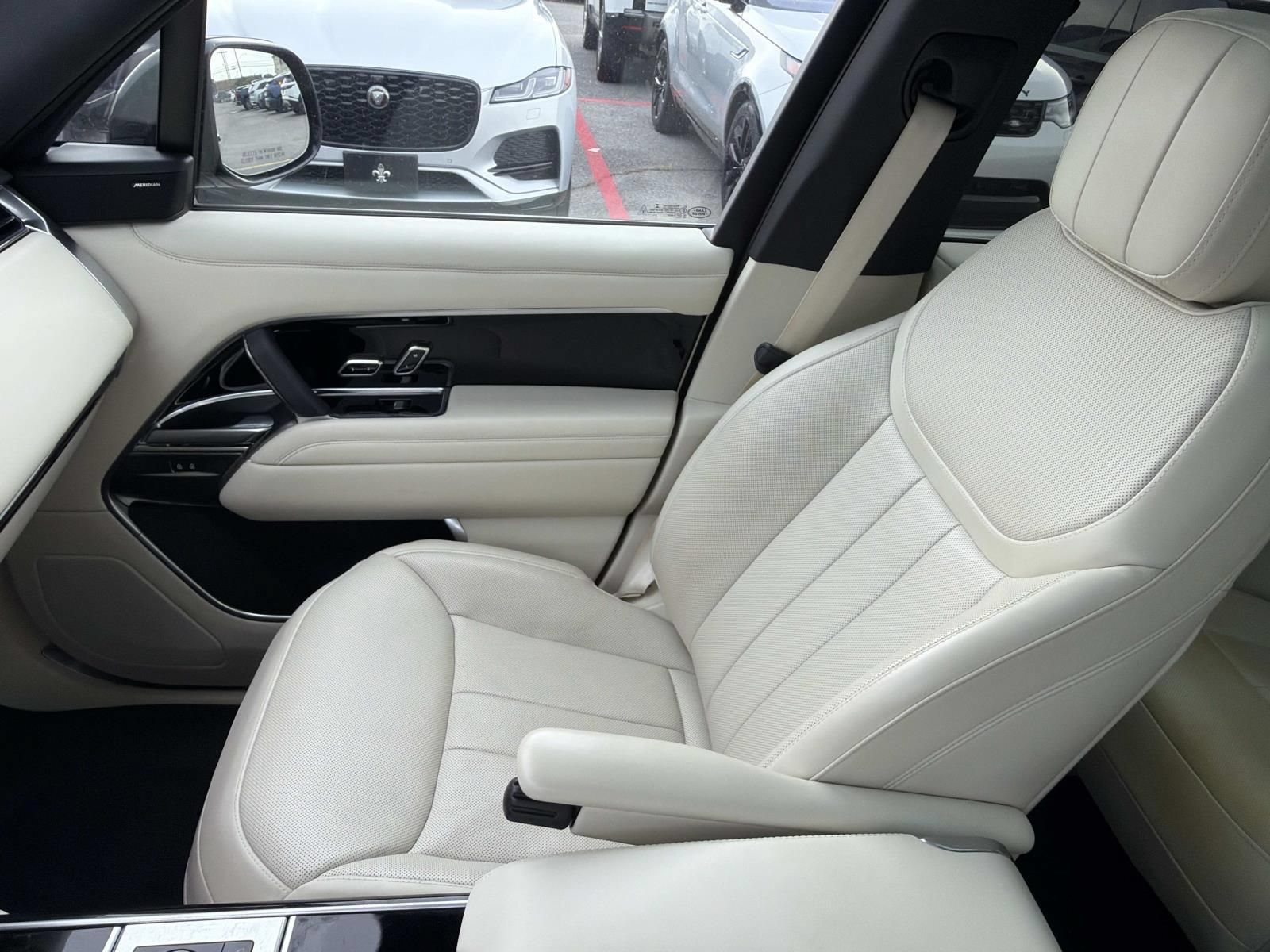 Used 2023 Land Rover Range Rover SE AWD/4WD image 16