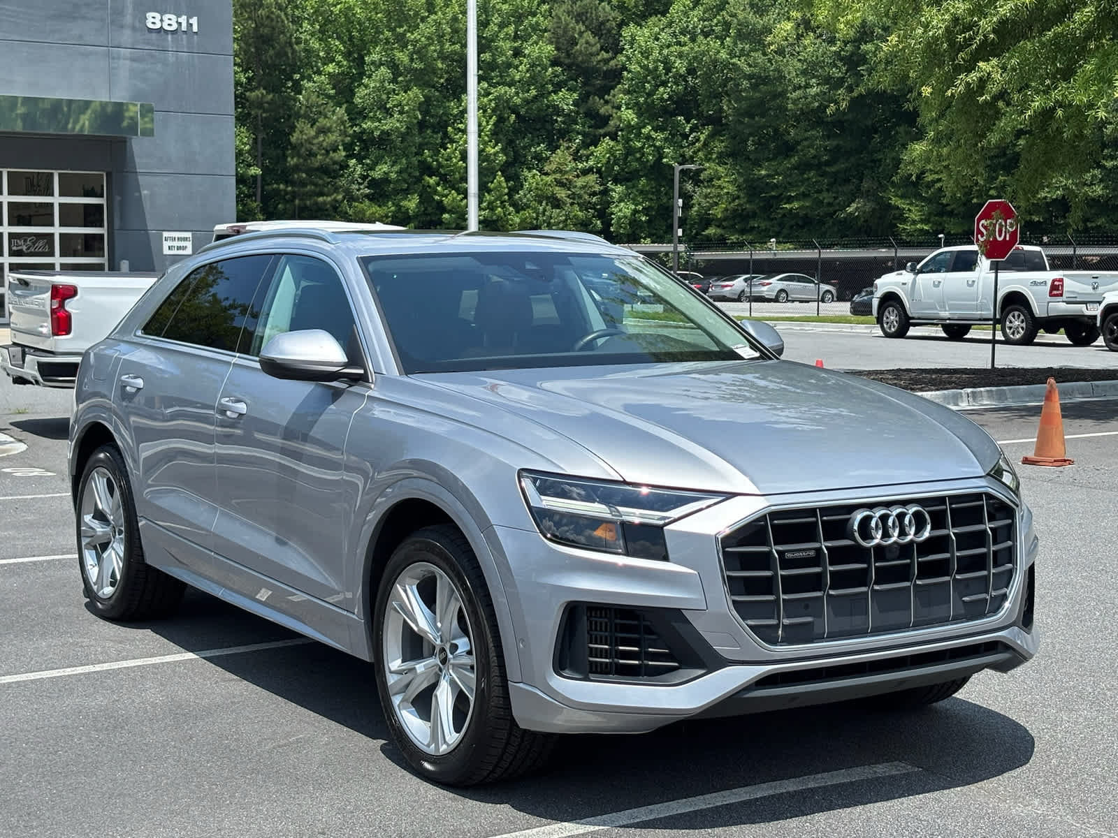 Used 2022 Audi Q8 Premium AWD/4WD image 3