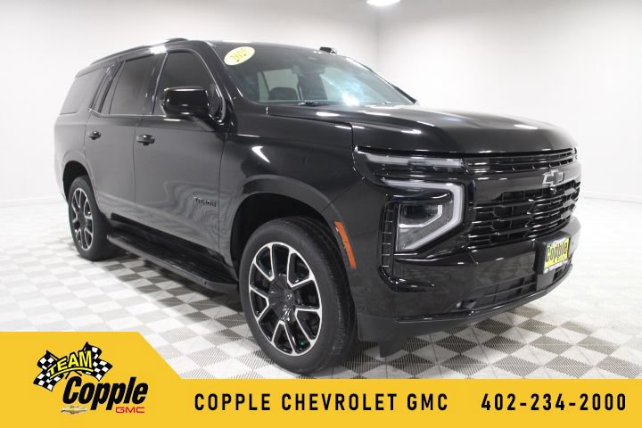 Used 2025 Chevrolet Tahoe RST AWD/4WD image 1