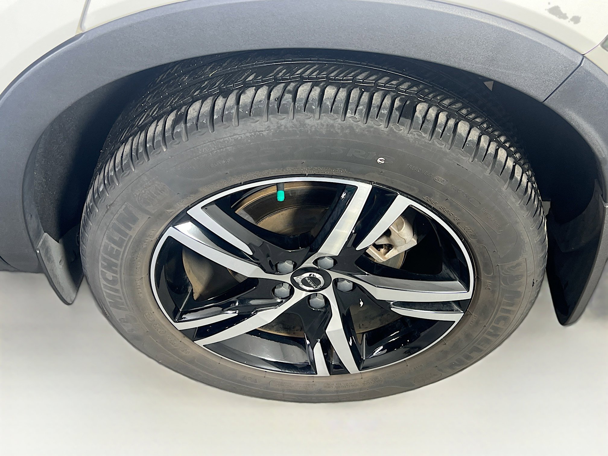 Used 2023 Volvo XC40 B5 Core w/ Climate Package image 30