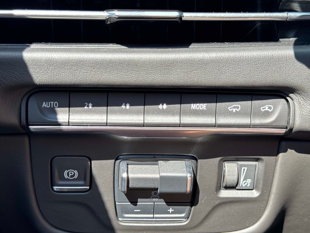 Certified 2025 Cadillac Escalade ESV Sport Platinum AWD/4WD image 32