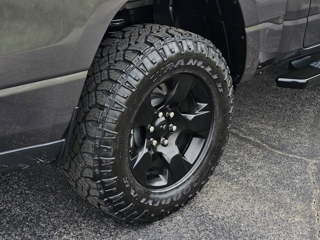 Used 2025 RAM 1500 Classic Warlock AWD/4WD image 9