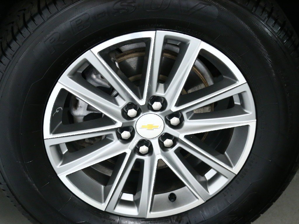 Used 2023 Chevrolet Traverse LT image 36