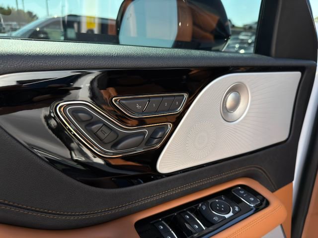 Used 2025 Lincoln Aviator Black Label image 23