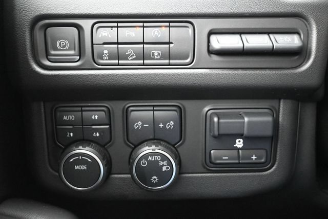 Used 2023 Chevrolet Tahoe Premier w/ Premium Package AWD/4WD image 28
