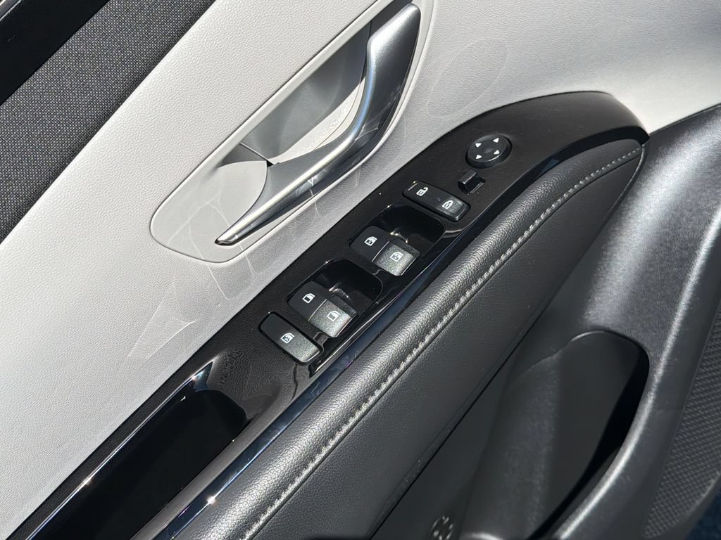 Certified 2024 Hyundai Tucson Limited AWD/4WD image 11
