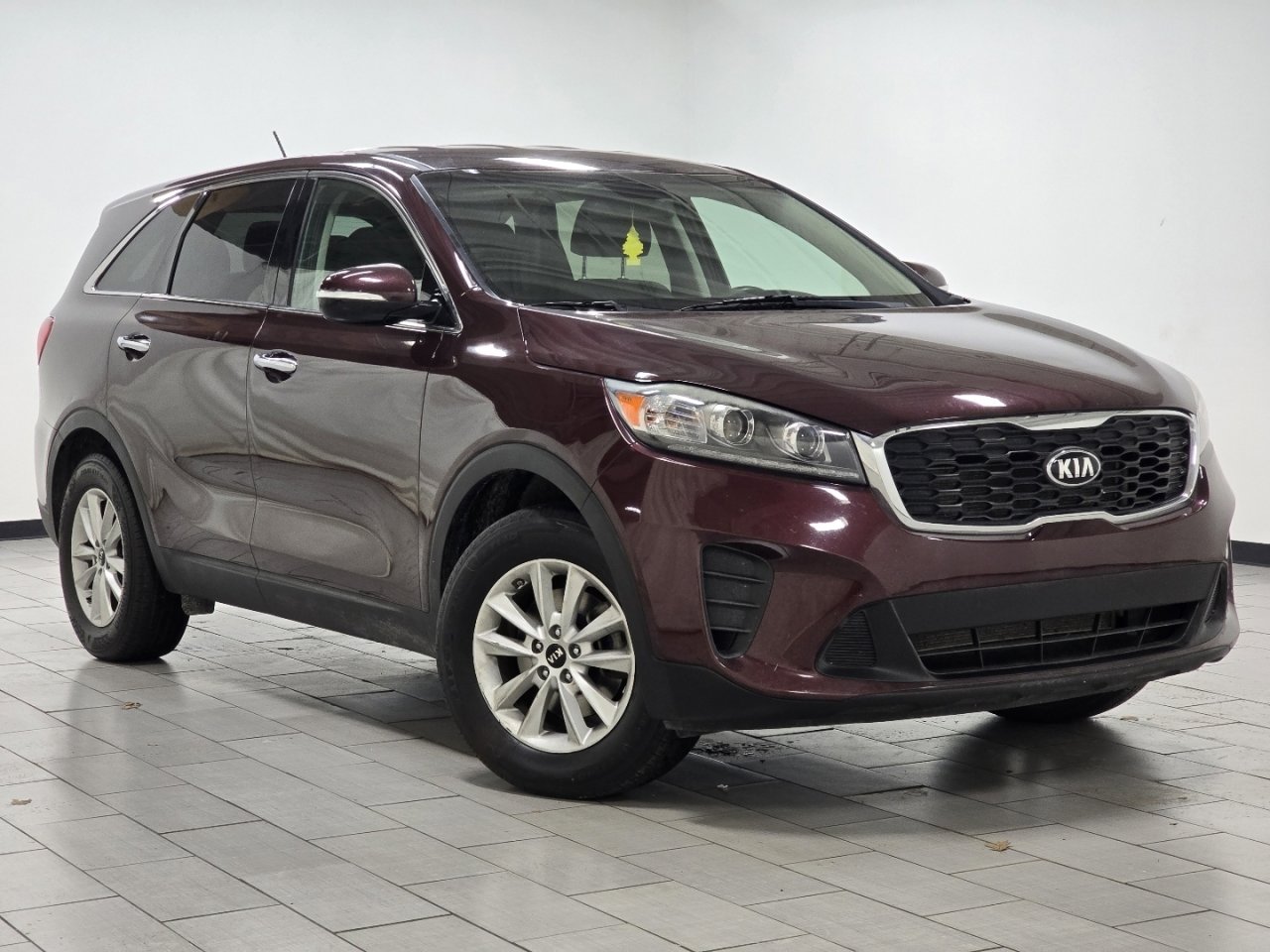 Used 2019 Kia Sorento LX image 2