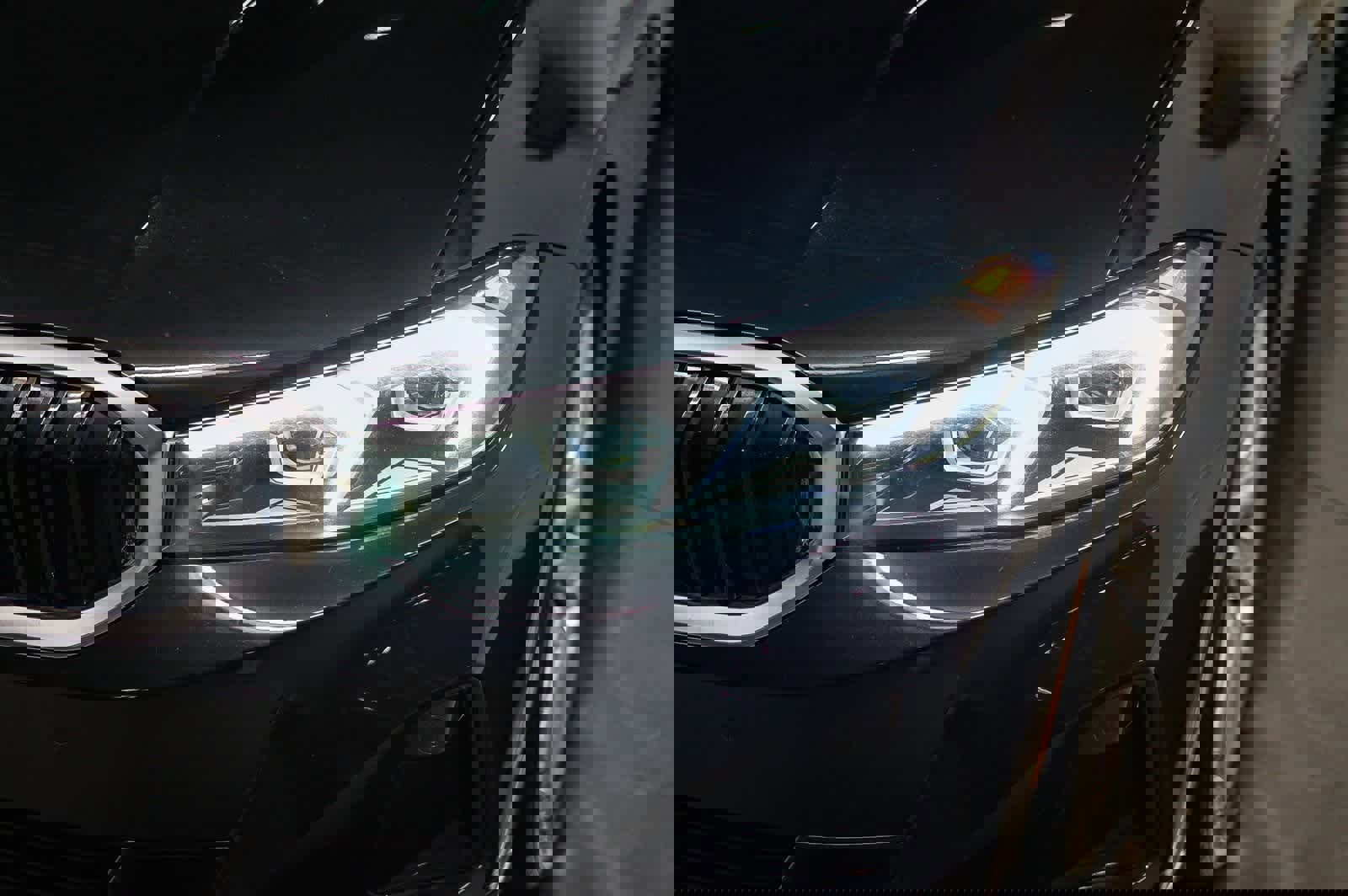 Used 2023 BMW 330i Sedan w/ Driving Assistance Package image 7