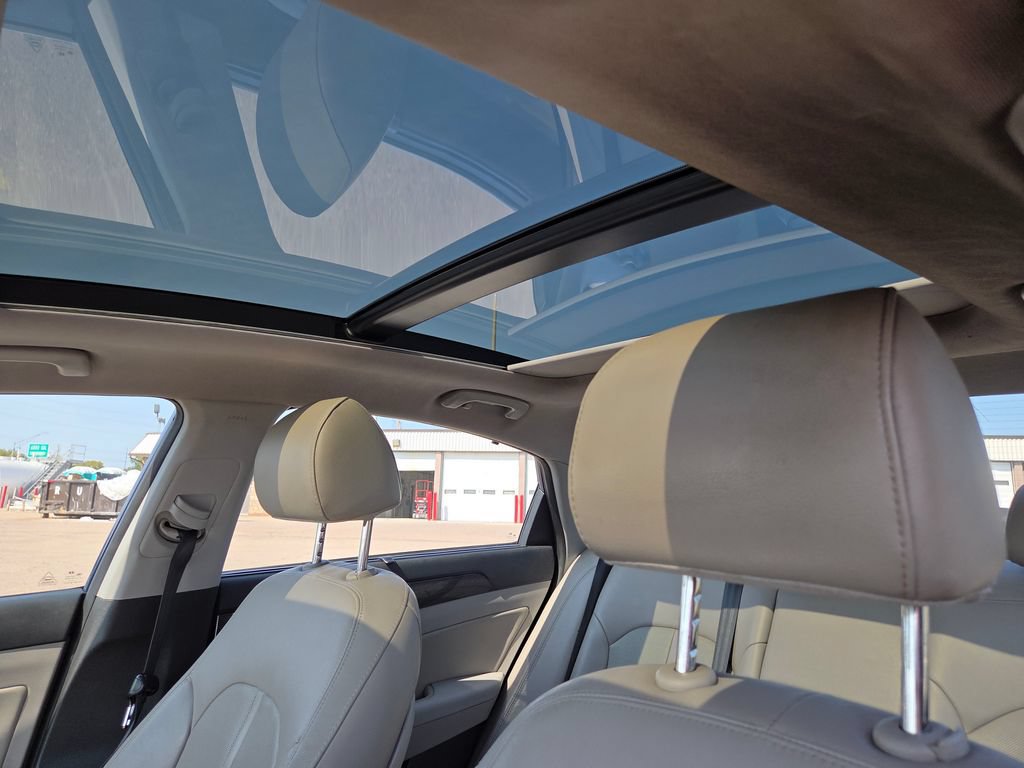 Used 2019 Hyundai Sonata Limited w/ Ultimate Package 04 FWD image 8