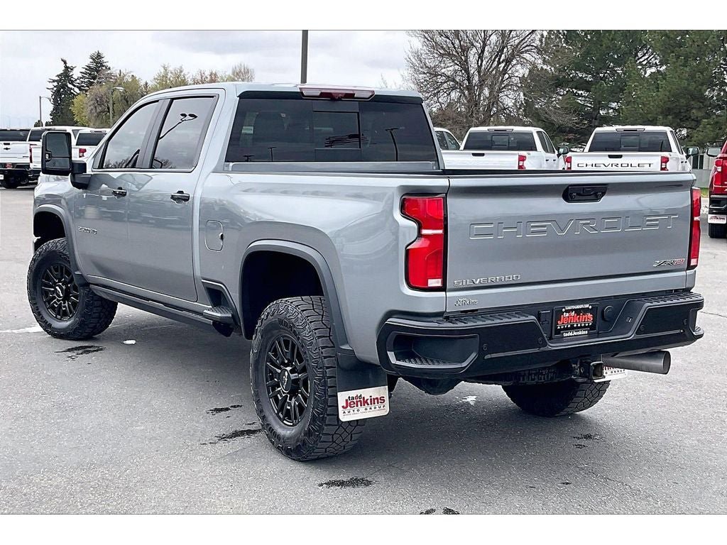 Used 2025 Chevrolet Silverado 2500 ZR2 w/ Technology Package AWD/4WD image 13