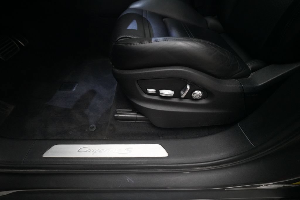 Used 2020 Porsche Cayenne S AWD/4WD image 12
