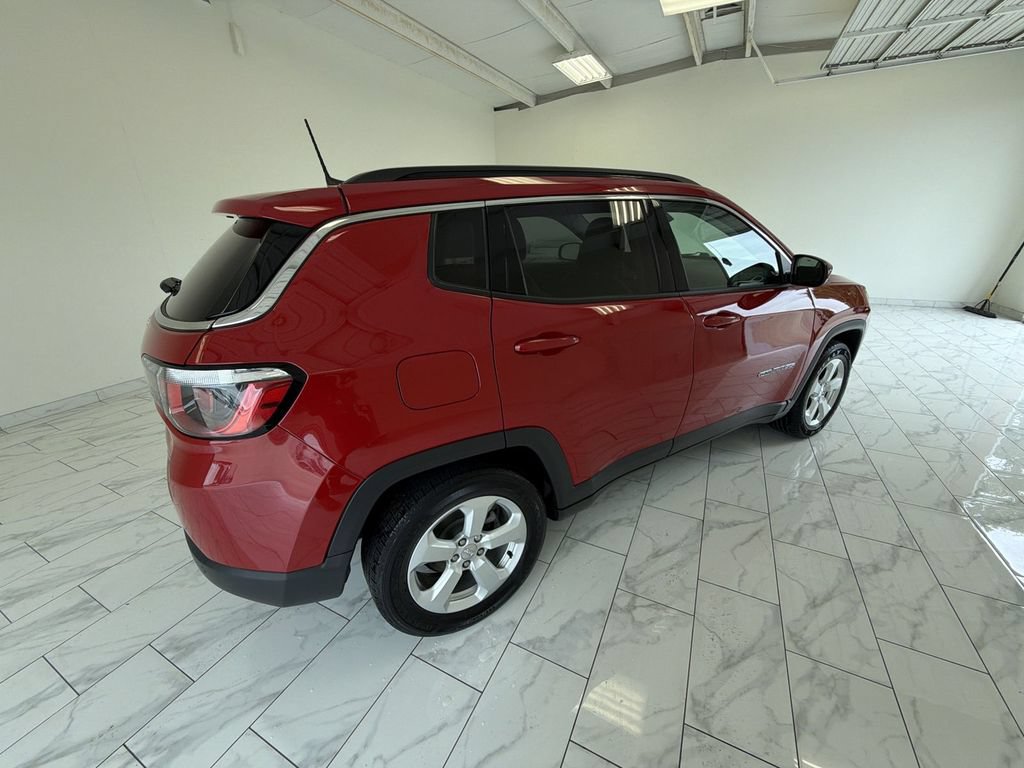Used 2019 Jeep Compass Latitude w/ Cold Weather Group FWD image 8