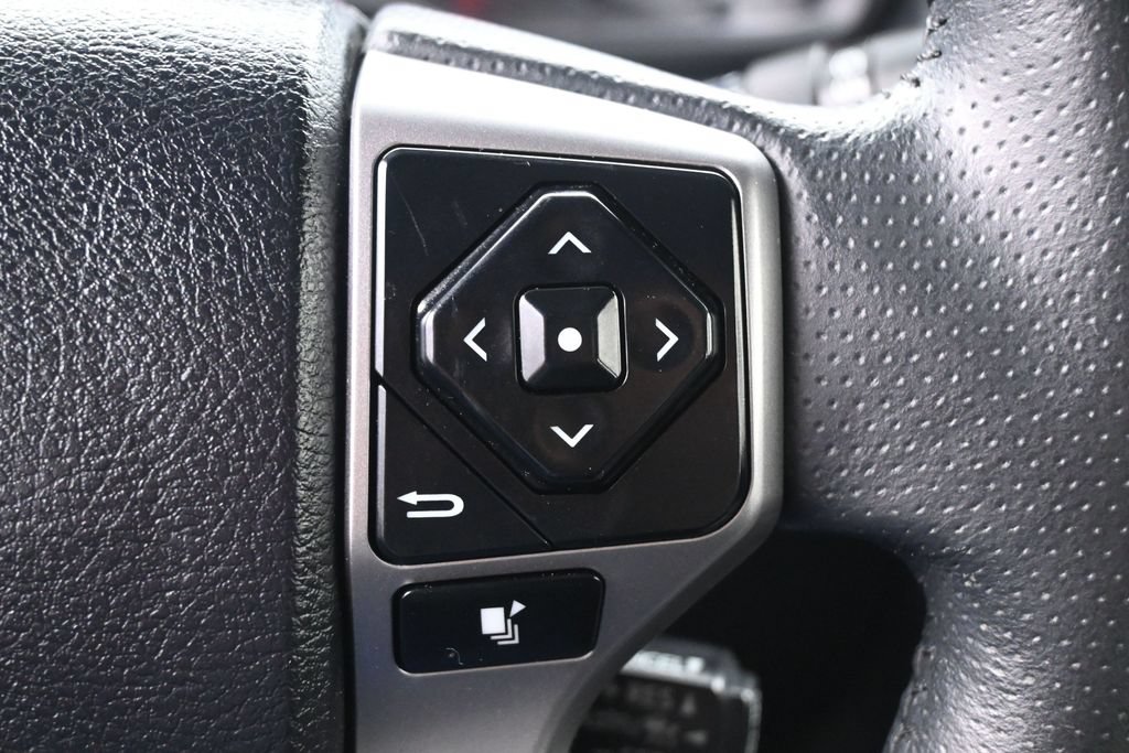 Used 2024 Toyota 4Runner SR5 AWD/4WD image 18