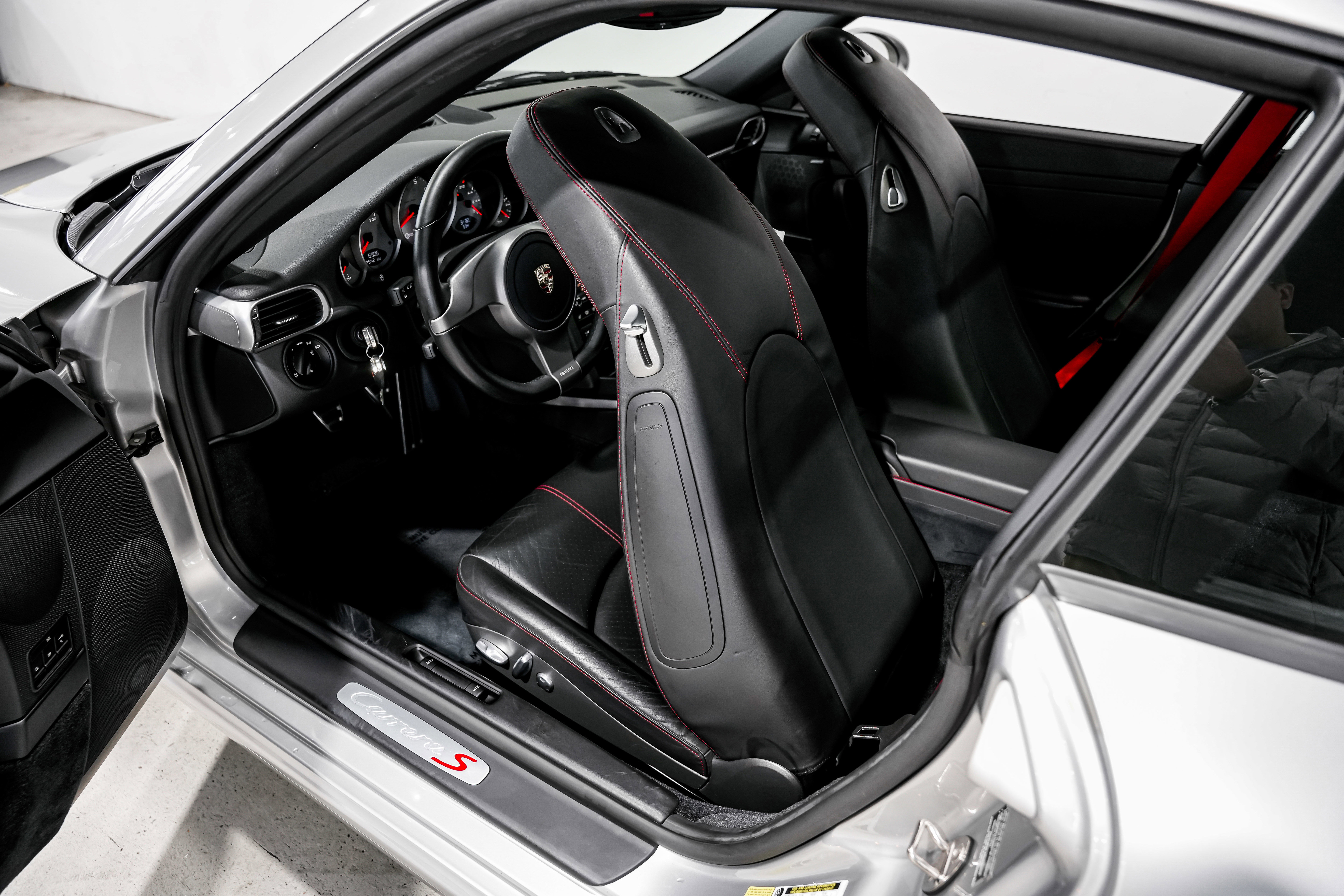 Used 2010 Porsche 911 Carrera S image 22