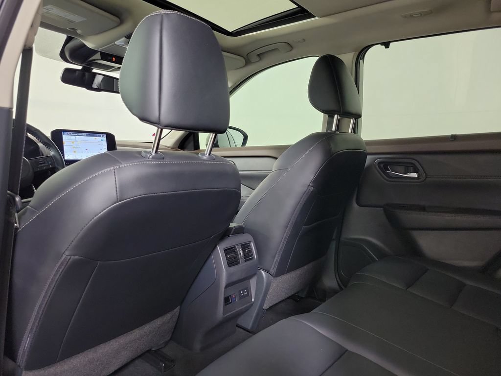Used 2023 Nissan Rogue SL w/ SL Premium Package FWD image 12
