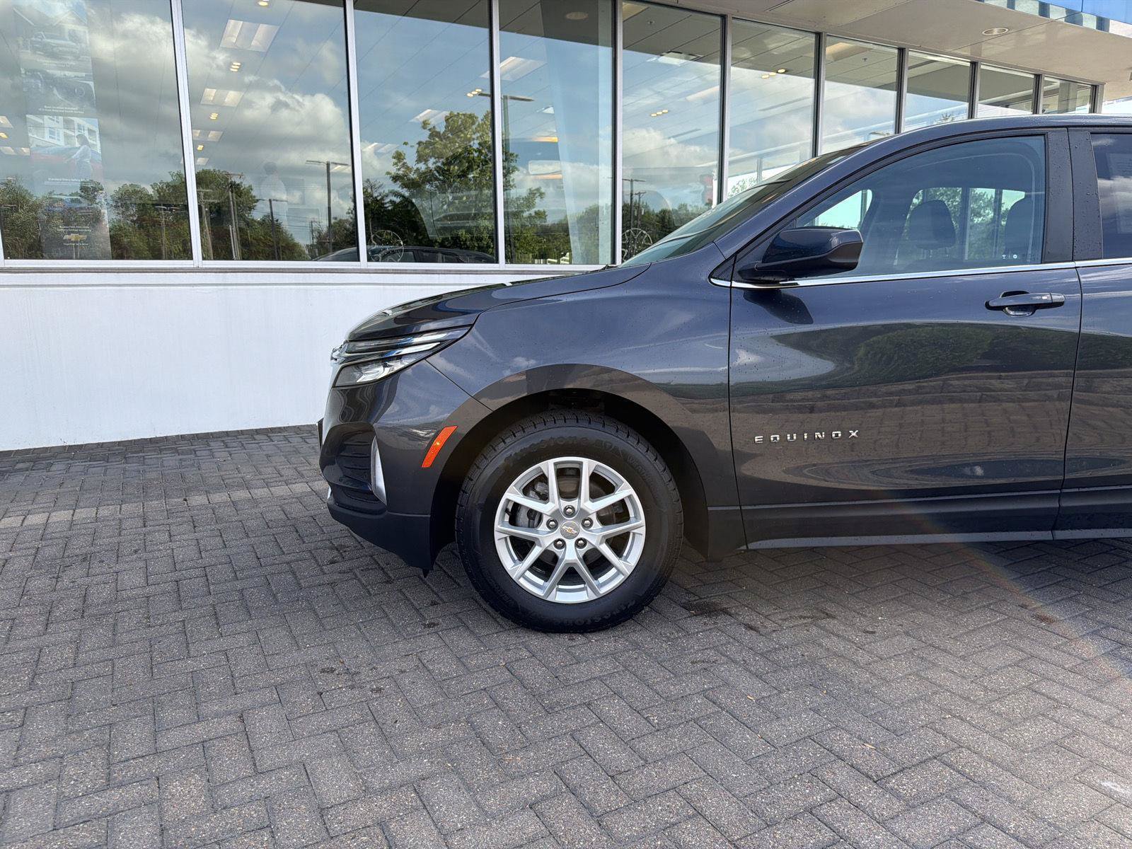 Used 2023 Chevrolet Equinox LT AWD/4WD image 9